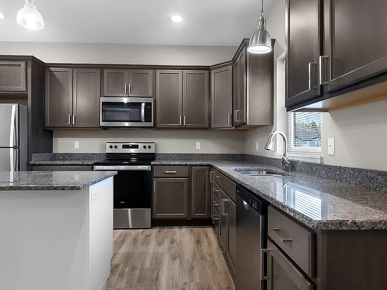 9 Manchester Dr — Photo 3
