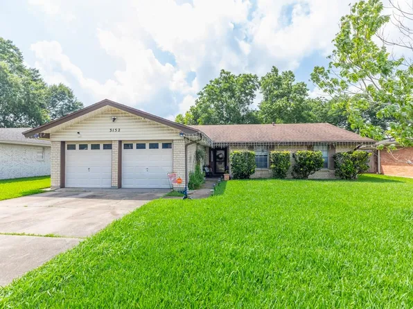 3152 Greenwillow Dr, Port Neches, TX 77651