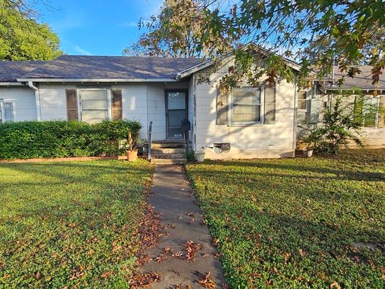 1061 E Walnut St, Hillsboro, TX 76645