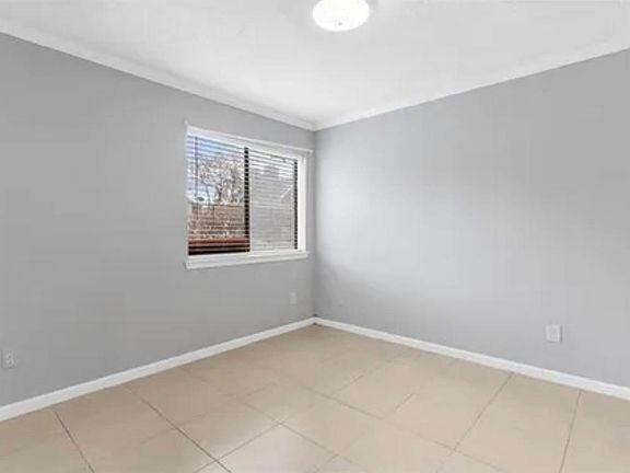 4th image of 9839 Walnut St #201