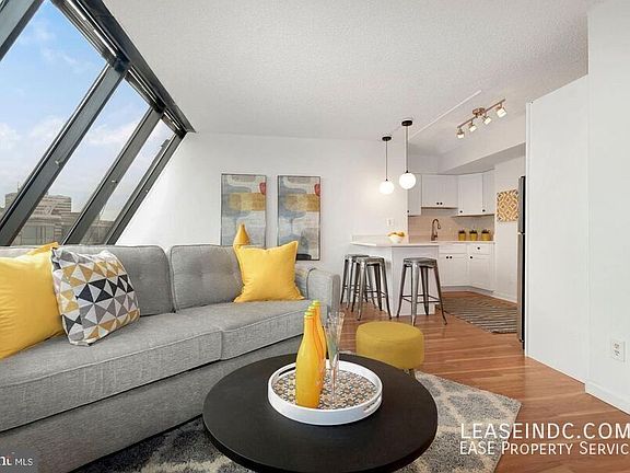 4th image of 1245 13th St NW #Penthouse 1014