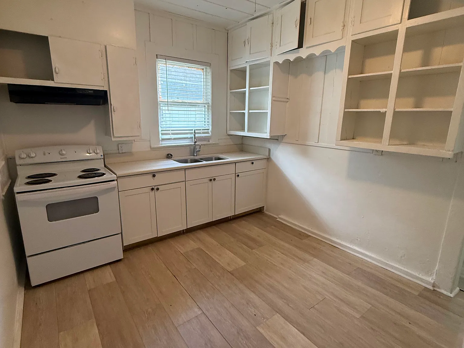 3 bed, 1174 sqft, $1,195 — Photo 2