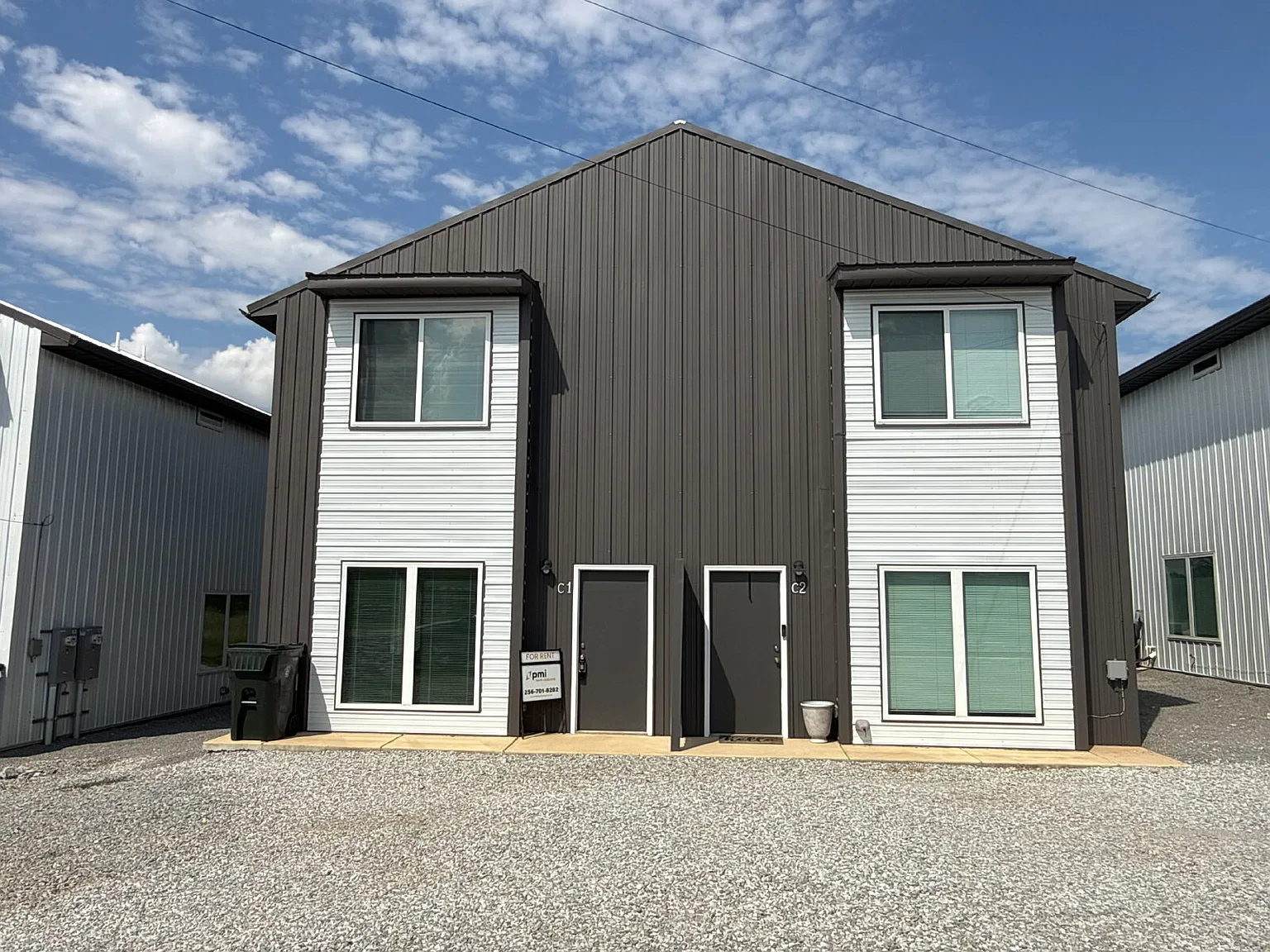 2 bed, 2.5 bath, 1136 sqft, $1,295 — Photo 2