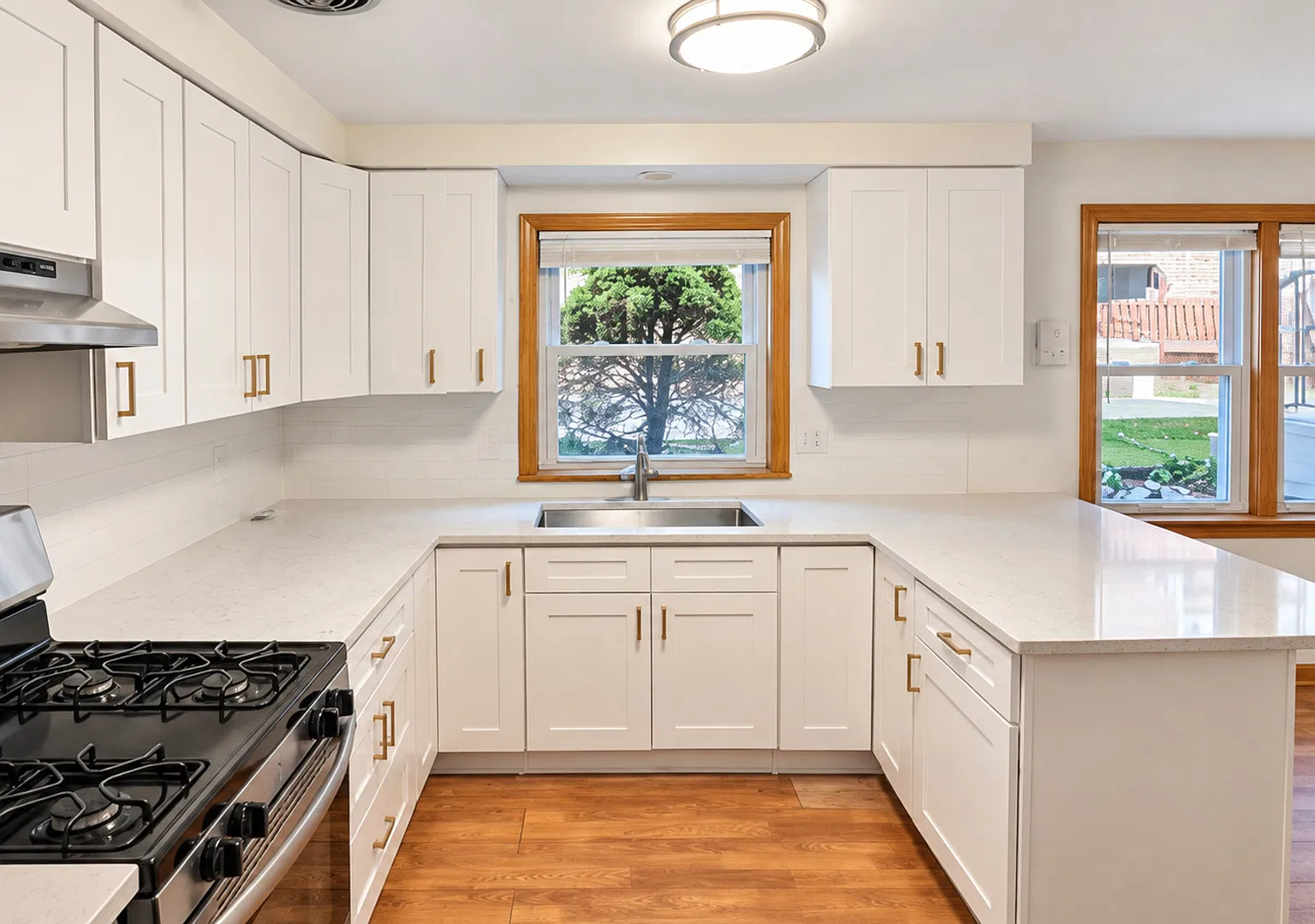 2 bed, 800 sqft, $1,750 — Photo 2