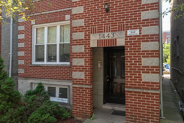 1st image of 1443 W Walton St Unit Garden