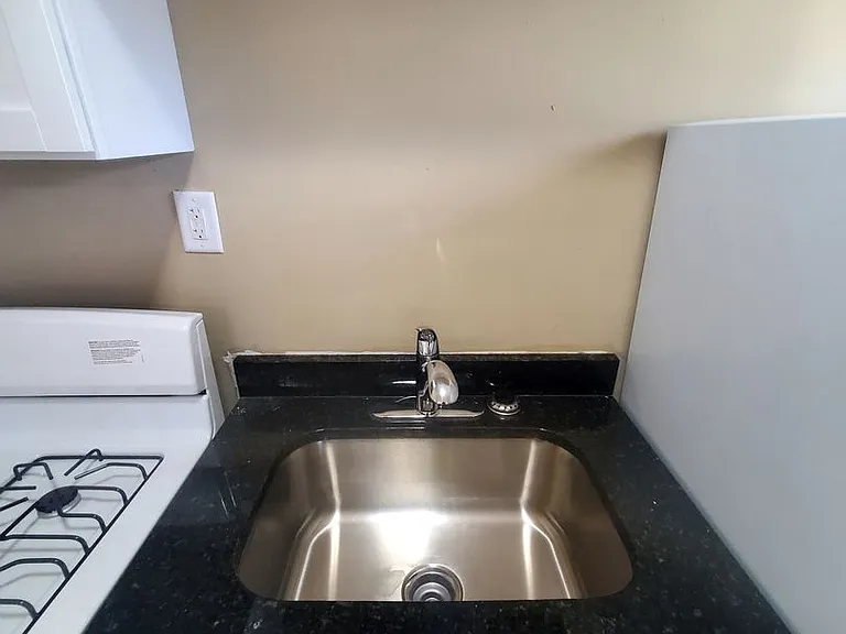 535 Asbury — Photo 32