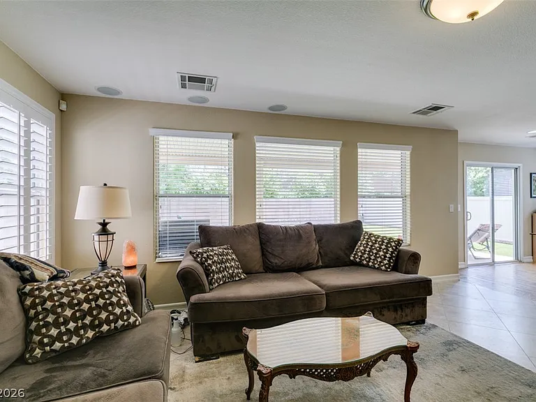 2619 Begonia Valley Ave — Photo 12