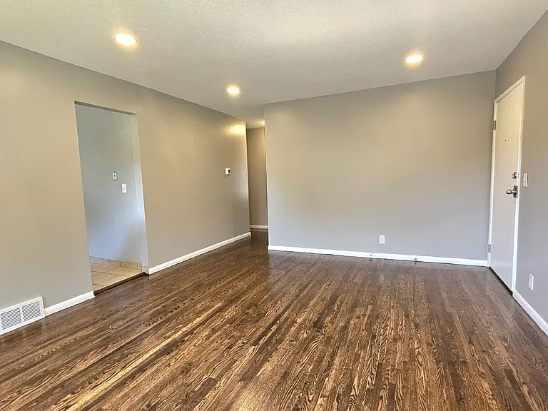 5934 Washburn Ave S — Photo 5