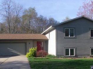 1099 Porter Rd, Norton Shores, MI 49441