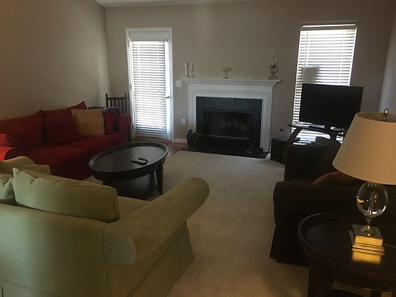 3rd image of 223 W Pheasant Hill Dr