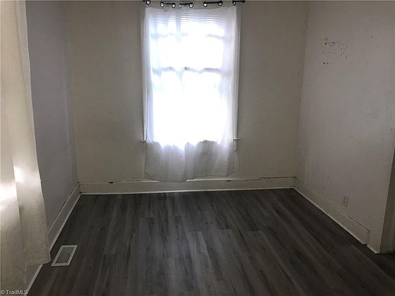 4th image of 468 Elmira St