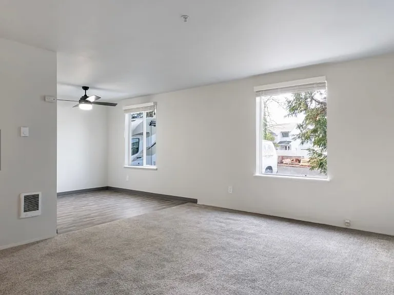 Violet Meadows Apartments — Photo 24