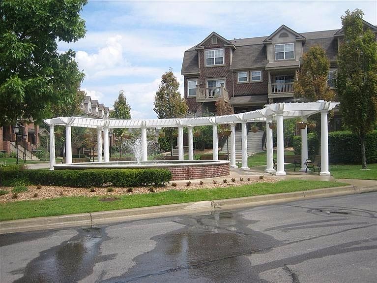 1st image of 2774 Barclay Way