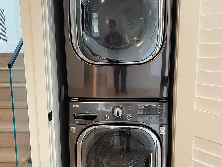 Indwelling washer/dryer unit