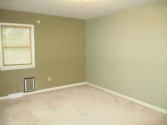 5th image of 645 Lyle Ln