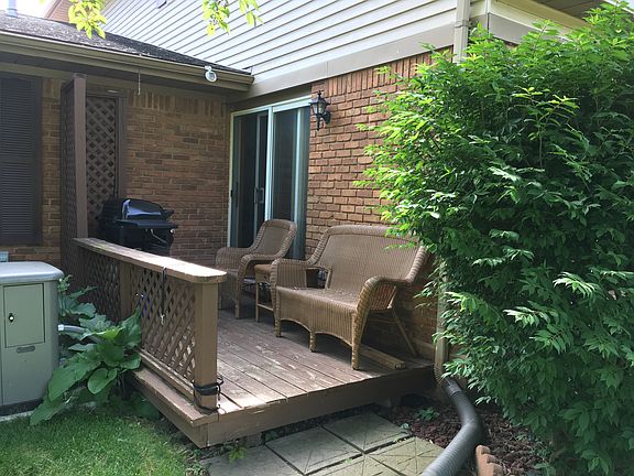 3rd image of 36793 Oakwood Ln