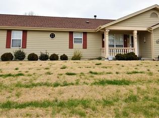 2 Pines Dr, Saint Peters, MO 63376