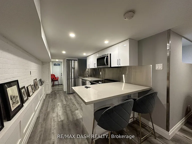 725 Palmerston Ave W #BASEMENT — Photo 10