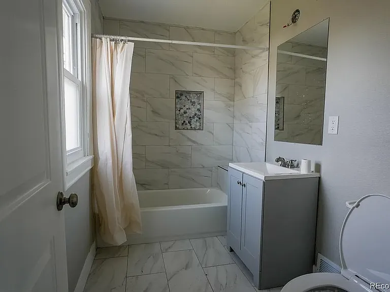 1750 Xenia St — Photo 2