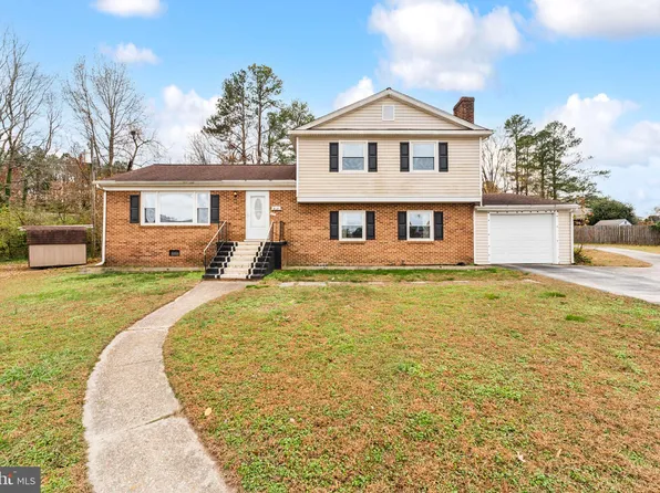 206 Greenwood Dr, Petersburg, VA 23805