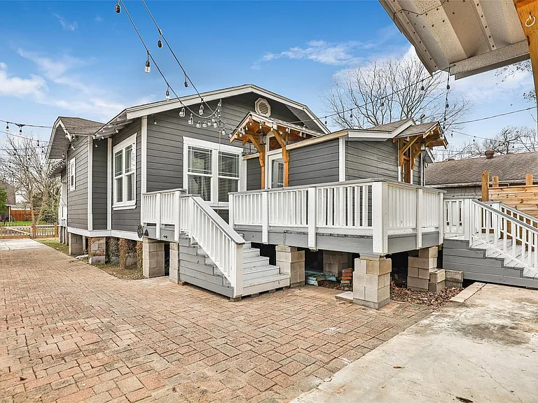 4731 Woodside St — Photo 8