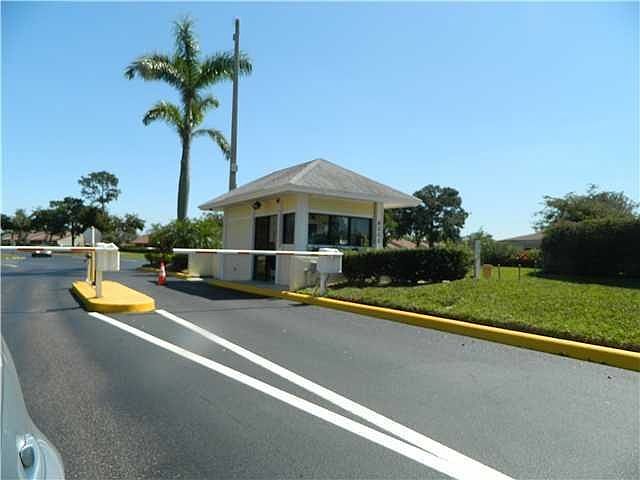 1st image of 1112 Green Pine Blvd APT H3