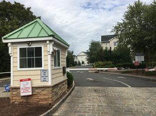 25 Ronald Dr, Somerset, NJ 08873