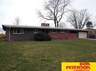 1839 Parkview Dr, Fremont, NE 68025
