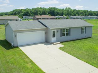 1320 Alivia Dr, Plainwell, MI 49080