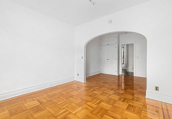 4th image of 208 Prospect Park W APT 3A