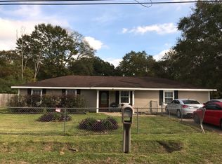 911 Old Daphne Rd, Bay Minette, AL 36507