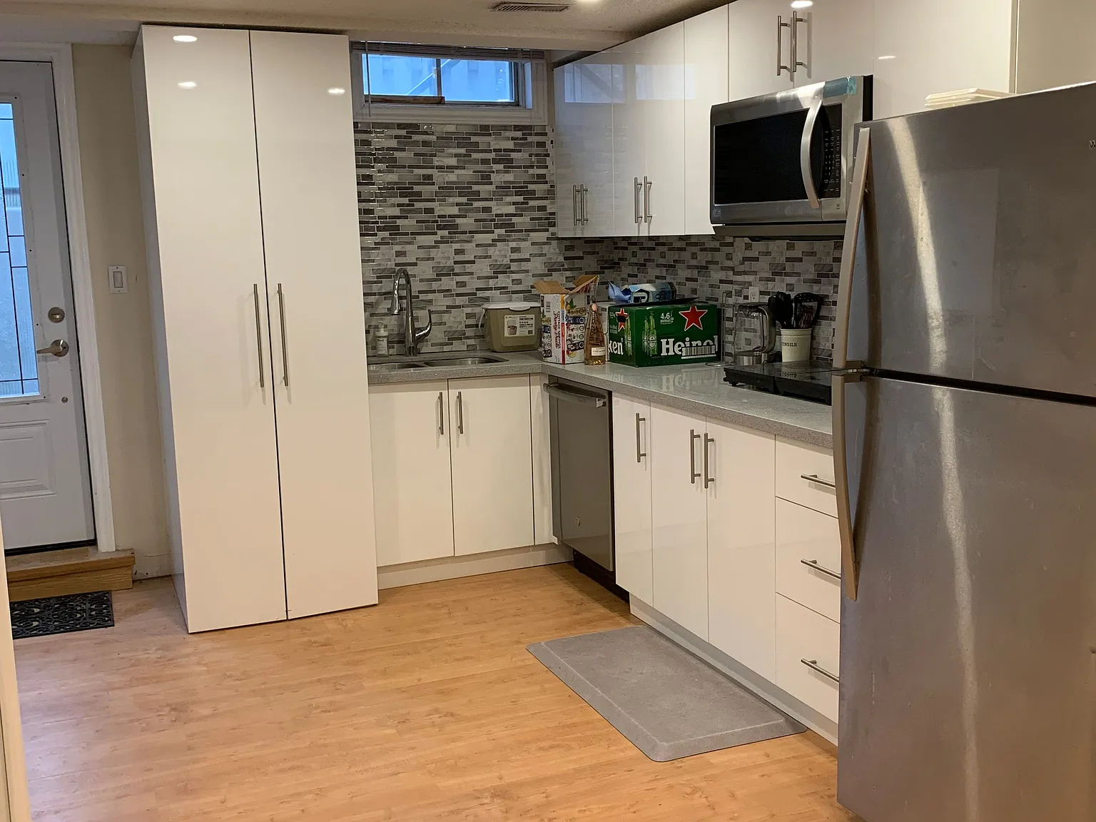 2 bed, $1,900 — Photo 4
