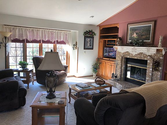 4th image of 2555 Jody Dr