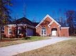 631 Chesterfield Rd, Bogart, GA 30622