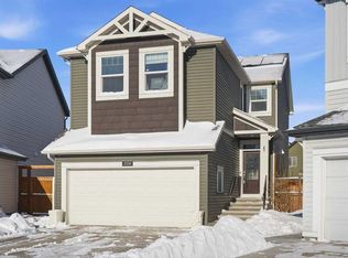 224 SW Auburn Glen Close SE, Calgary, AB T3M 2P4