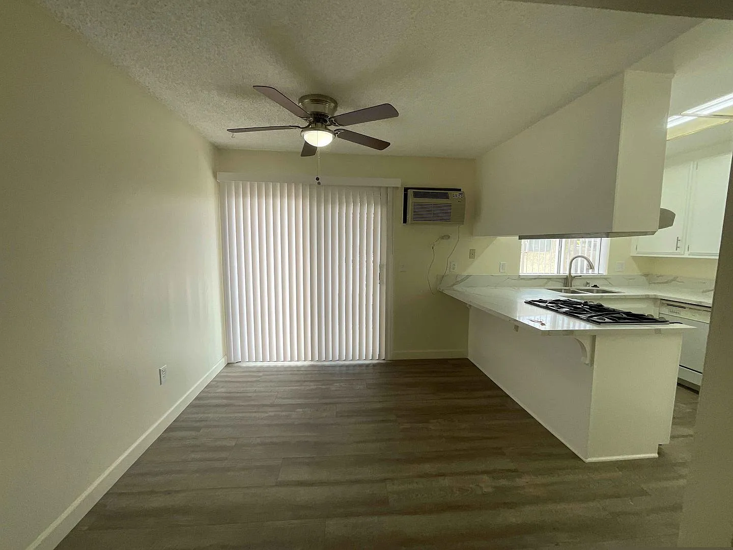 DONACY1418 — Photo 3