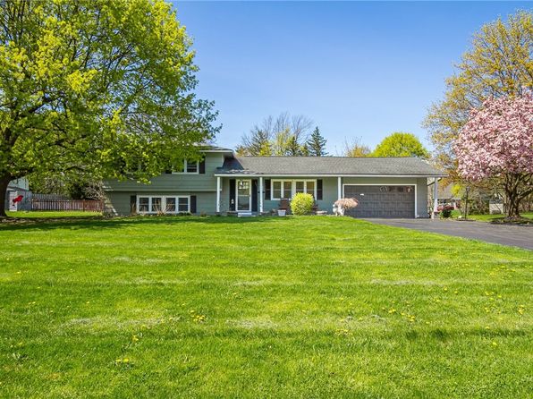 21 Saxony Rd, Pittsford, NY 14534