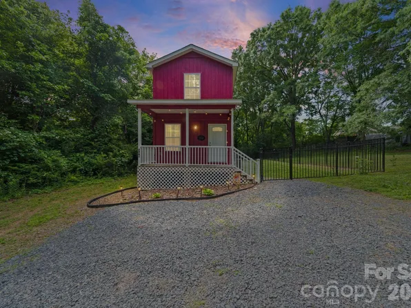308 E 10th St, Oakboro, NC 28129