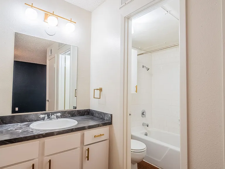 4209 Avenue B — Photo 25