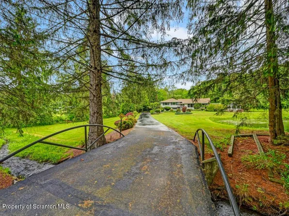 788 Lakeland Dr, Olyphant, PA 18447