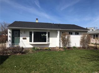 38 Meadow Lea Dr, Amherst, NY 14226