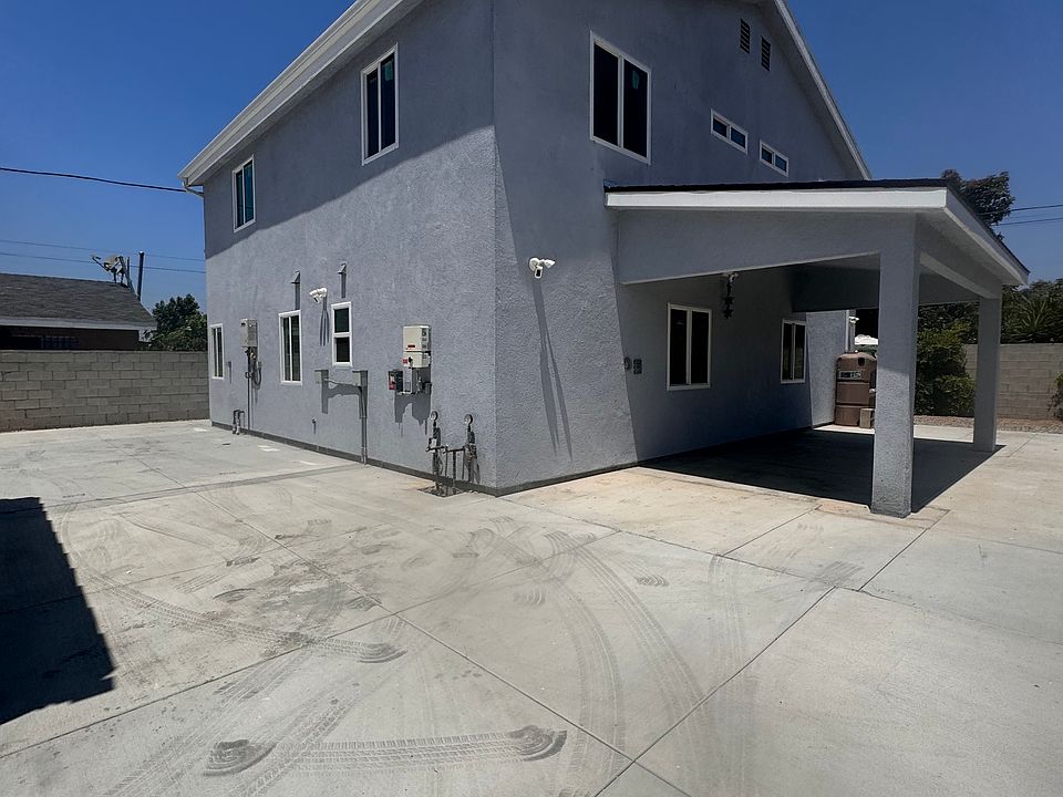 1st image of 1629 E 111th St #1631