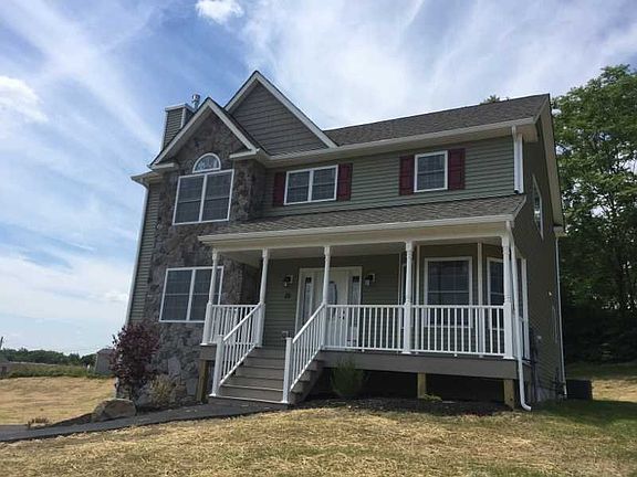 2nd image of 6 Rebecca Dr