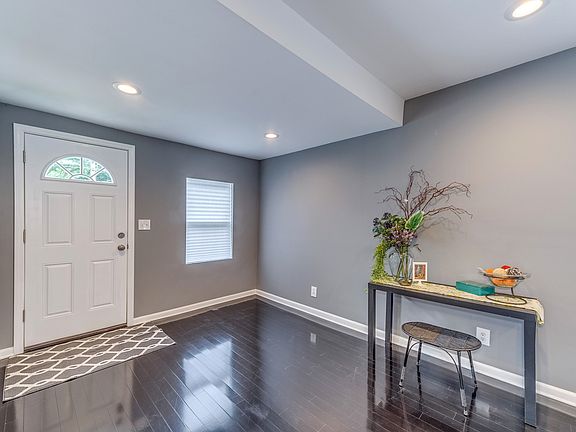 4th image of 1014 Cummings Ave