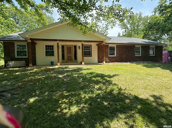 621 N Broadway, Goreville, IL 62939