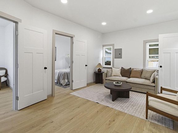 3rd image of 3415 Pierce BOULEVARD