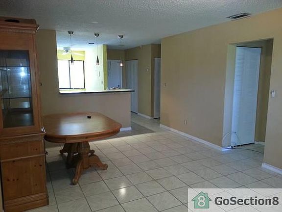 4th image of 8011 Southgate Blvd APT L10