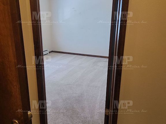 3rd image of 1624 Azalea Dr #4