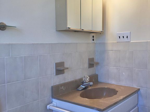 2nd image of 37 Sherman Ave #3N