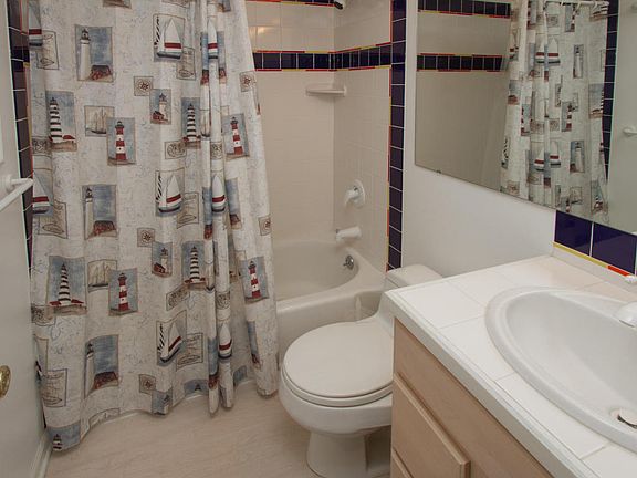 3rd image of 223 N Shore Dr APT 205